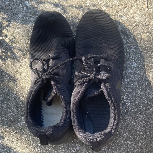 Black Athletic nike roshe run Sneakers - Picture 1 of 4